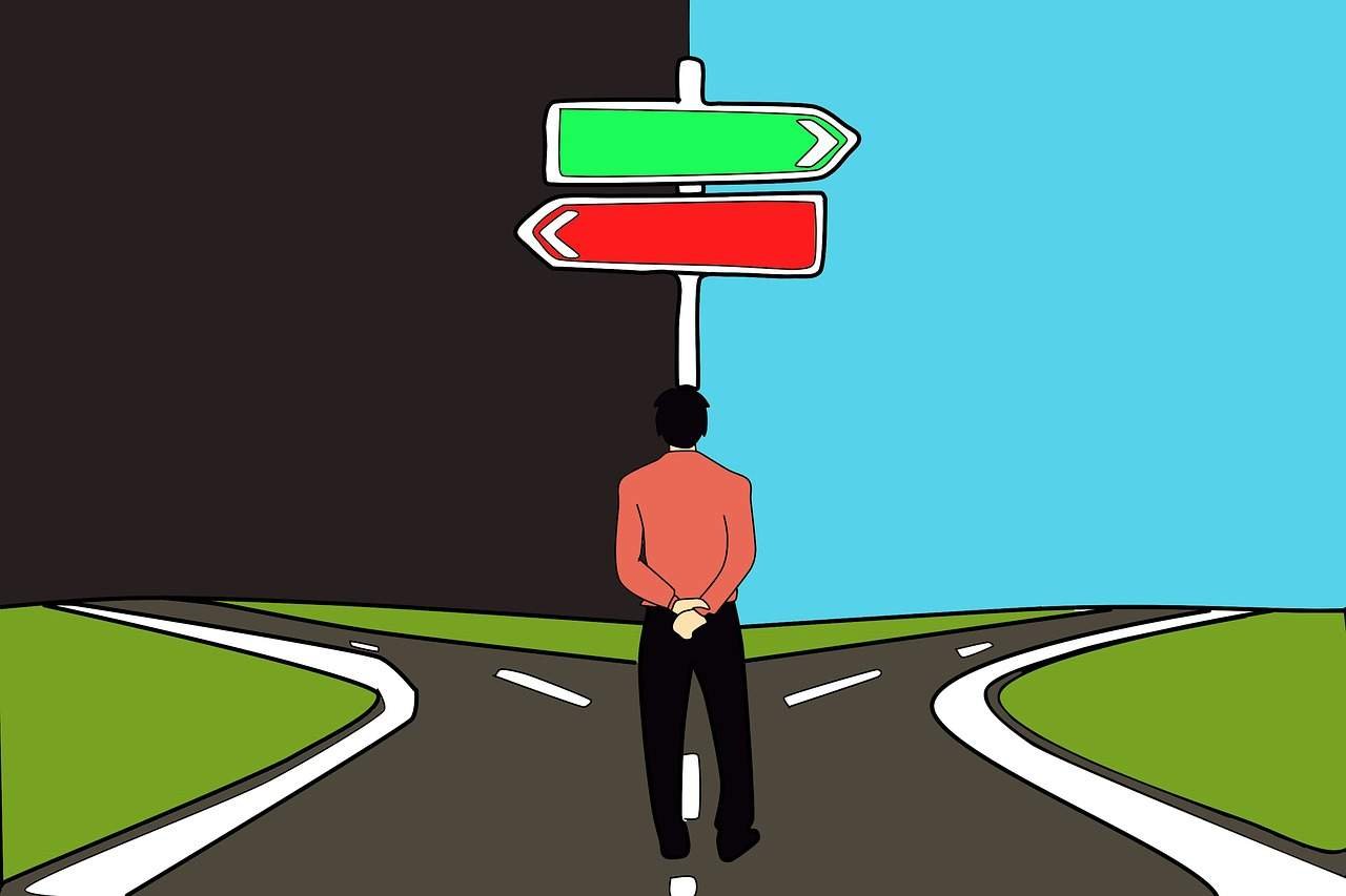 निर्णय लेना (Decision Making) अर्थ परिभाषा प्रक्रिया और लक्षण